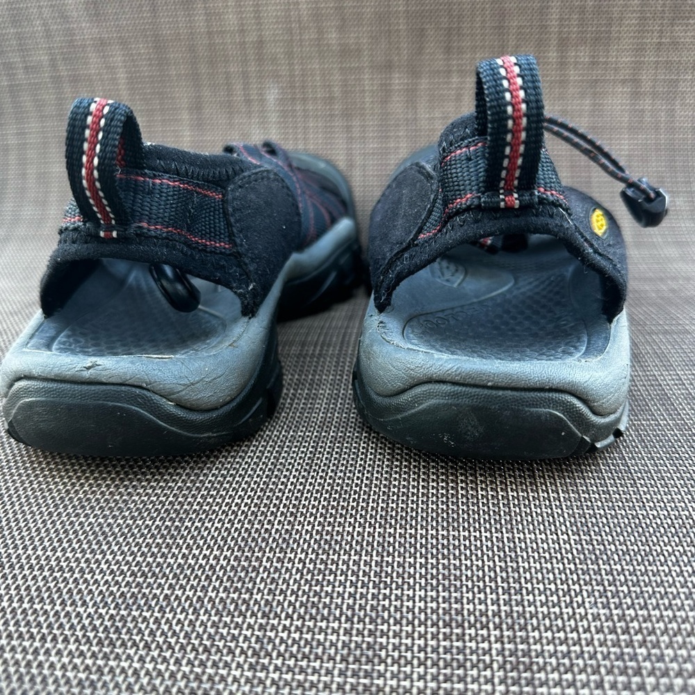 Keen Newport H2 Sandals Women's size 7 Black/Red/Gray - Picture 8 of 10